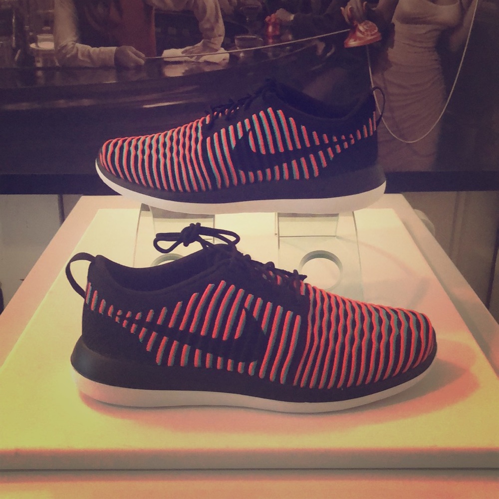 NIKE ROSHE TWO FLYKNIT SIZE 10 - Picture 2 of 7